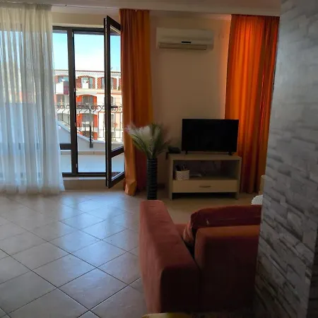 Modern Apartment, Pool Mountain Views Terace Sea Apartmán