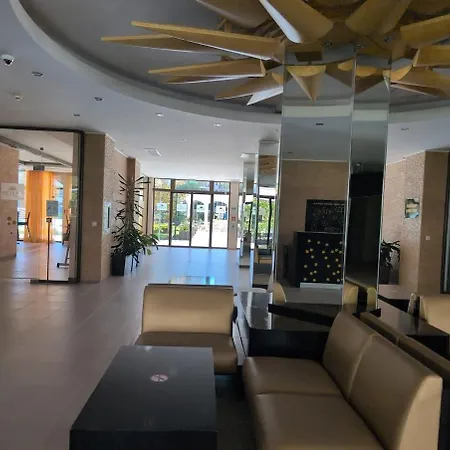 Modern Apartment, Pool Mountain Views Terace Sea Sluneční pobřeží
