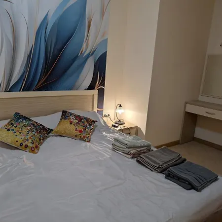 Modern Apartment, Pool Mountain Views Terace Sea Apartmán *
